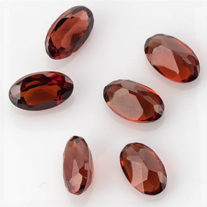 Гранат Овал 5.0*2.5